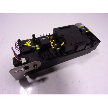 CAJA RELES / FUSIBLES LR172494 MY3214A073BA 