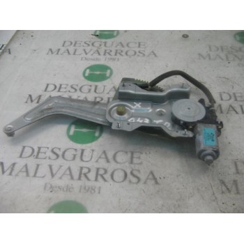 ELEVALUNAS TRASERO DERECHO 