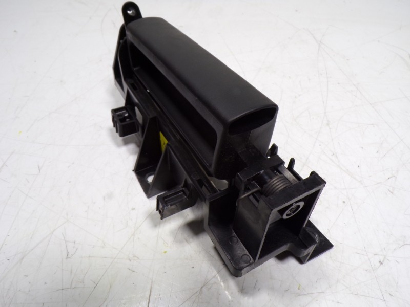 Recambio de maneta interior trasera derecha para lancia voyager (404) platinum referencia OEM IAM K1AE301X9AC 3025988RH 