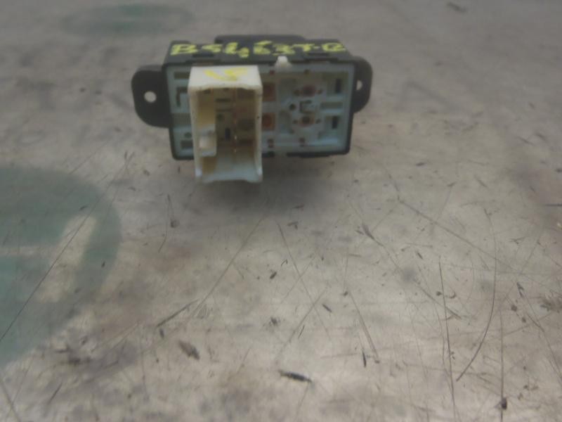 Recambio de mando elevalunas trasero izquierdo para hyundai accent (mc) gl crdi referencia OEM IAM 935801E001 202005491 20200549