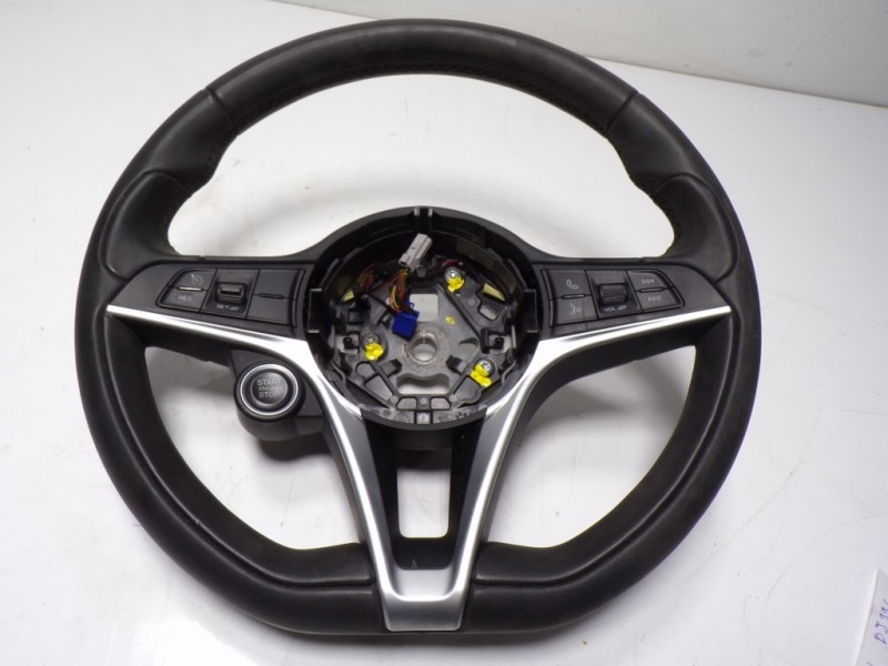 Recambio de volante para alfa romeo giulia (952) 2.2 jtdm cat referencia OEM IAM 71779508 1049925X66F 374920026025116