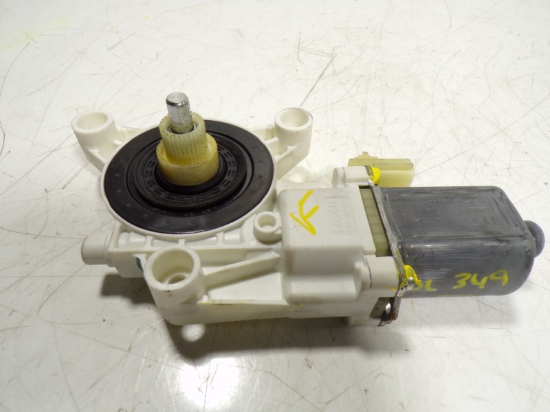 Recambio de motor elevalunas trasero derecho para lancia voyager (404) platinum referencia OEM IAM K68030660AA 0130822334 