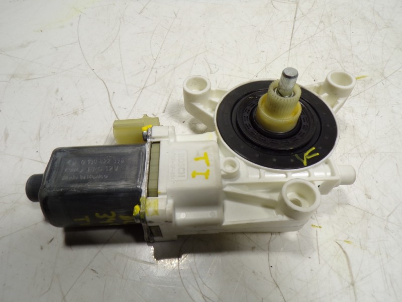 Recambio de motor elevalunas trasero izquierdo para lancia voyager (404) platinum referencia OEM IAM K68030661AA 3018077D 