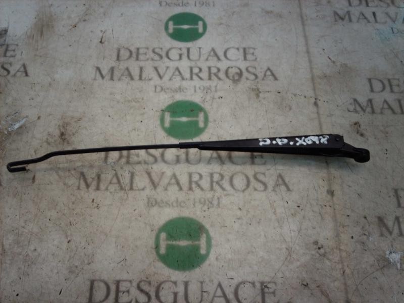 Recambio de brazo limpia delantero derecho para ford escort berl./turnier atlanta berlina referencia OEM IAM   