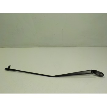 BRAZO LIMPIA DELANTERO DERECHO 