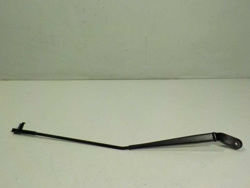Recambio de brazo limpia delantero derecho para volkswagen polo (9n1) 1.4 16v referencia OEM IAM   