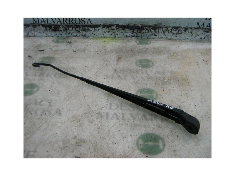 Recambio de brazo limpia delantero derecho para citroën xsara picasso 2.0 hdi referencia OEM IAM   