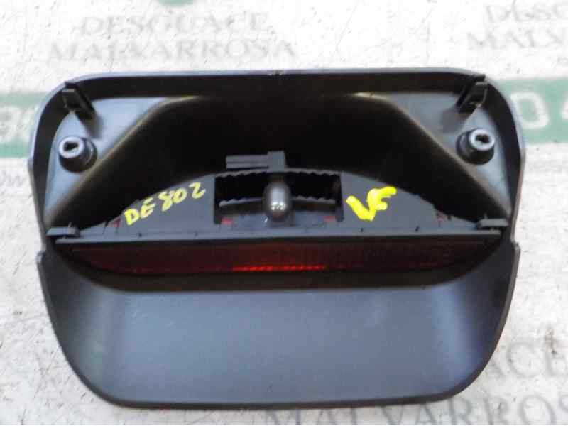 Recambio de piloto trasero central para dacia sandero 1.5 dci diesel fap cat referencia OEM IAM   