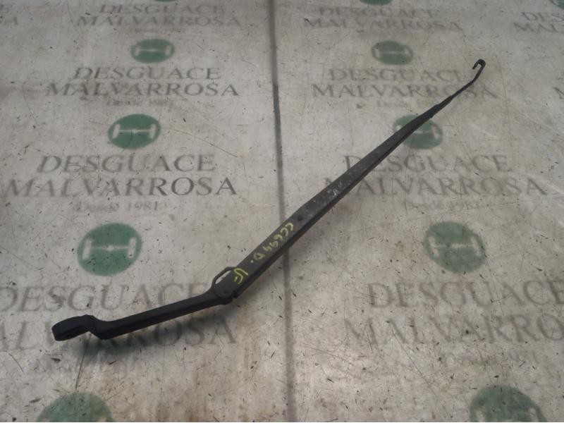 Recambio de brazo limpia delantero derecho para hyundai tucson (jm) 2.0 crdi comfort referencia OEM IAM 983212E001  