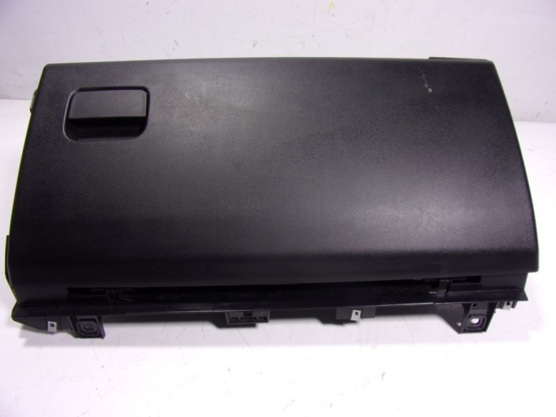 Recambio de guantera para land rover new discovery l462 3.0 d referencia OEM IAM LR129193  
