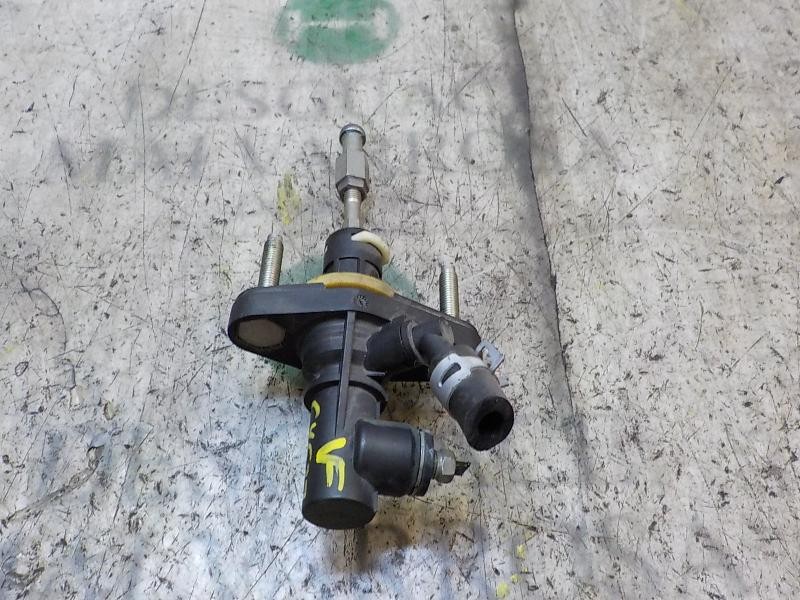 Recambio de bomba embrague para toyota yaris 1.4 turbodiesel cat referencia OEM IAM 314200D160  