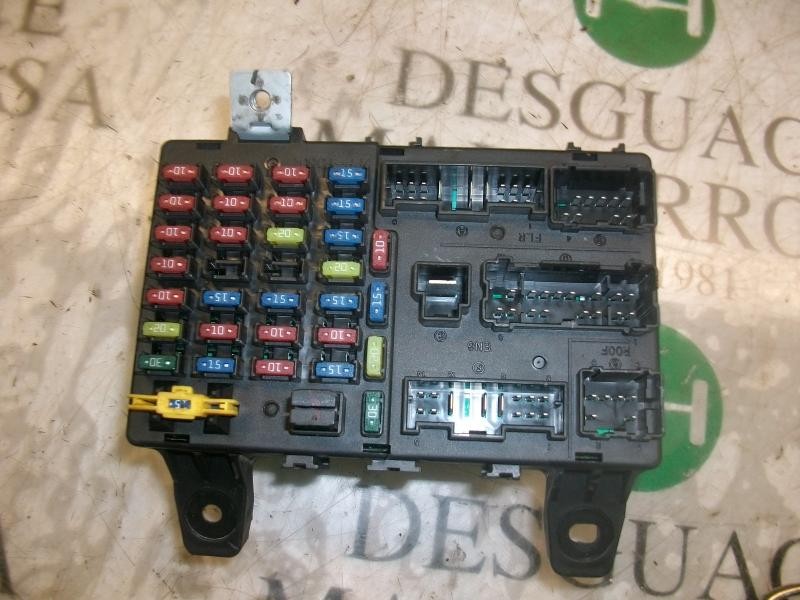 Recambio de caja reles / fusibles para hyundai getz (tb) 1.1 básico referencia OEM IAM 911981C020  