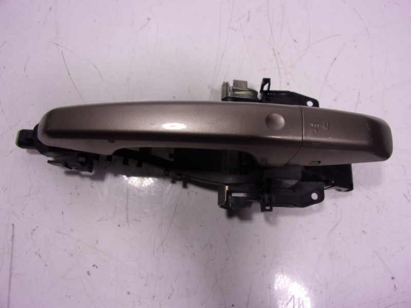 Recambio de maneta exterior delantera izquierda para land rover new discovery l462 3.0 d referencia OEM IAM LR098251  