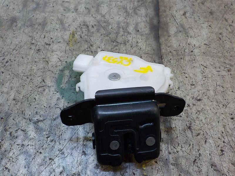 Recambio de cerradura maletero / porton para toyota yaris 1.4 turbodiesel cat referencia OEM IAM 6935052390  