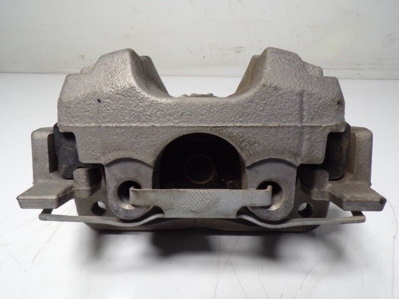 Recambio de pinza freno delantera derecha para toyota proace city 1.5 dci referencia OEM IAM SU001A8848 9833183280 