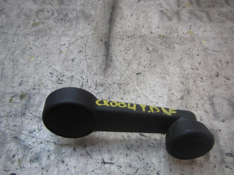 Recambio de maneta elevalunas trasera derecha para ford fiesta (cb1) ambiente referencia OEM IAM 1197838  