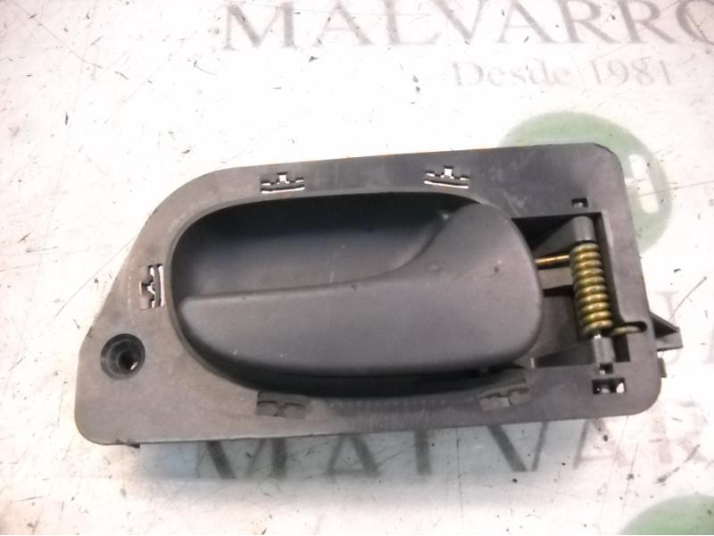 Recambio de maneta interior delantera derecha para renault laguna (b56) 2.0 rxe (b56c/h/l) referencia OEM IAM   