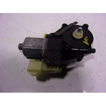 MOTOR ELEVALUNAS TRASERO DERECHO 0130822793 