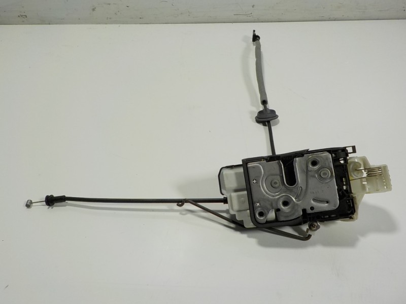 Recambio de cerradura puerta delantera izquierda para volvo v40 cross country 1.6 diesel cat referencia OEM IAM 31391822 3139182