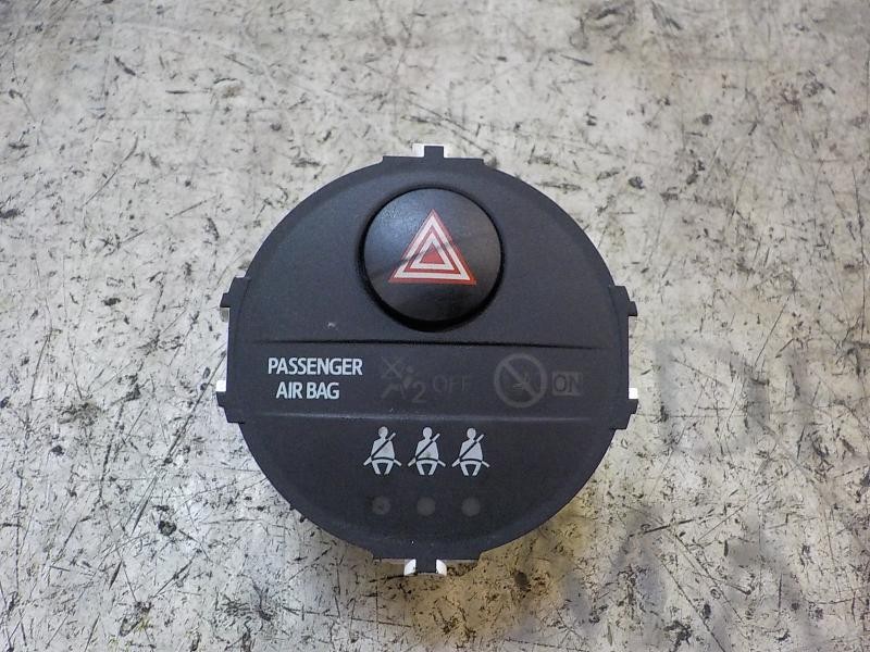 Recambio de warning para toyota yaris 1.4 turbodiesel cat referencia OEM IAM 839500D050 839500D050A 