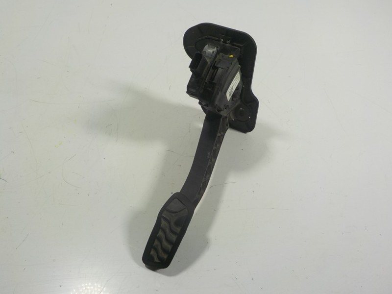 Recambio de potenciometro pedal para ford transit caja abierta 350l referencia OEM IAM 2193397 BK219F836AE 6PV93456200