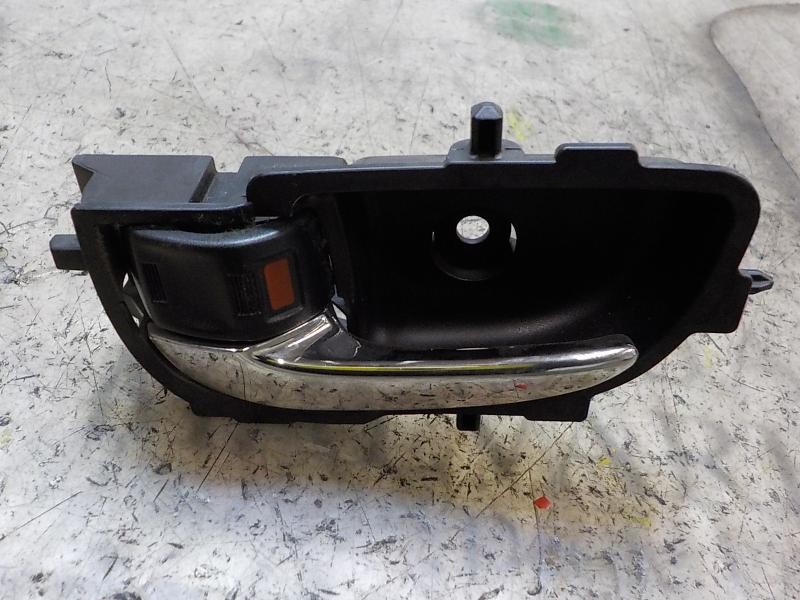 Recambio de maneta interior delantera izquierda para toyota yaris 1.4 turbodiesel cat referencia OEM IAM 692060D280C0  
