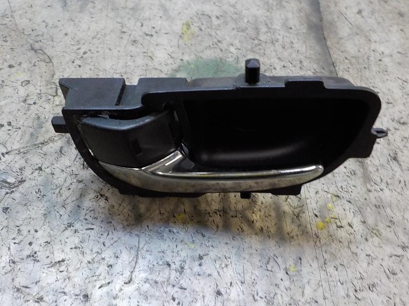 Recambio de maneta interior trasera izquierda para toyota yaris 1.4 turbodiesel cat referencia OEM IAM 692060D280C0  