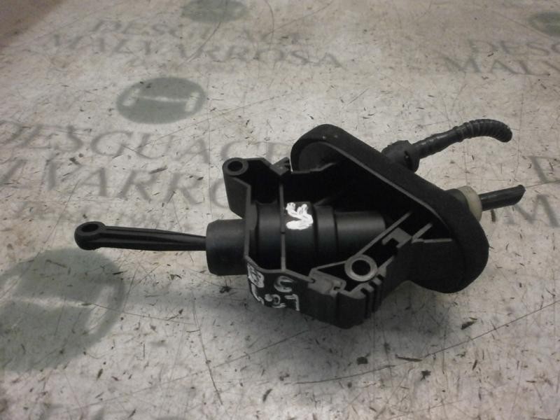 Recambio de bomba embrague para ford fiesta (cbk) futura referencia OEM IAM   