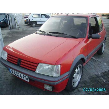PEUGEOT 205 BERLINA