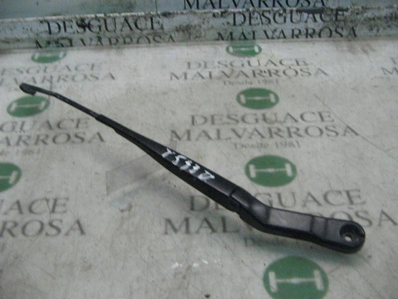 Recambio de brazo limpia delantero derecho para opel meriva essentia referencia OEM IAM   