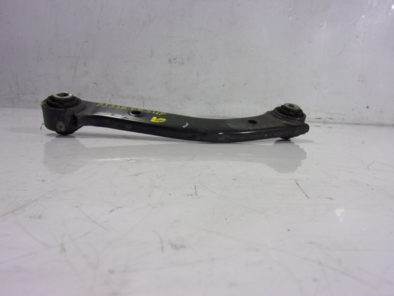 Recambio de brazo suspension superior trasero derecho para hyundai santa fe essence 2wd referencia OEM IAM 55120S1050  