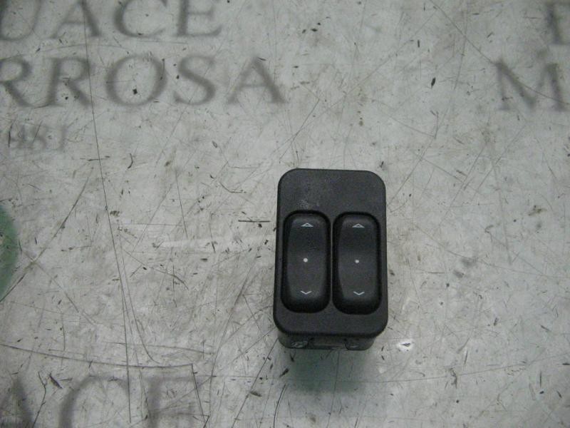 Recambio de mando elevalunas delantero izquierdo para opel meriva essentia referencia OEM IAM   