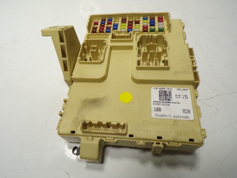 Recambio de caja reles / fusibles para hyundai santa fe essence 2wd referencia OEM IAM 91952S1520 91952S1520 