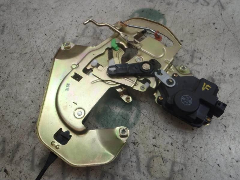 Recambio de cerradura puerta lateral izquierda para kia carnival ii 2.9 cdri ex referencia OEM IAM   