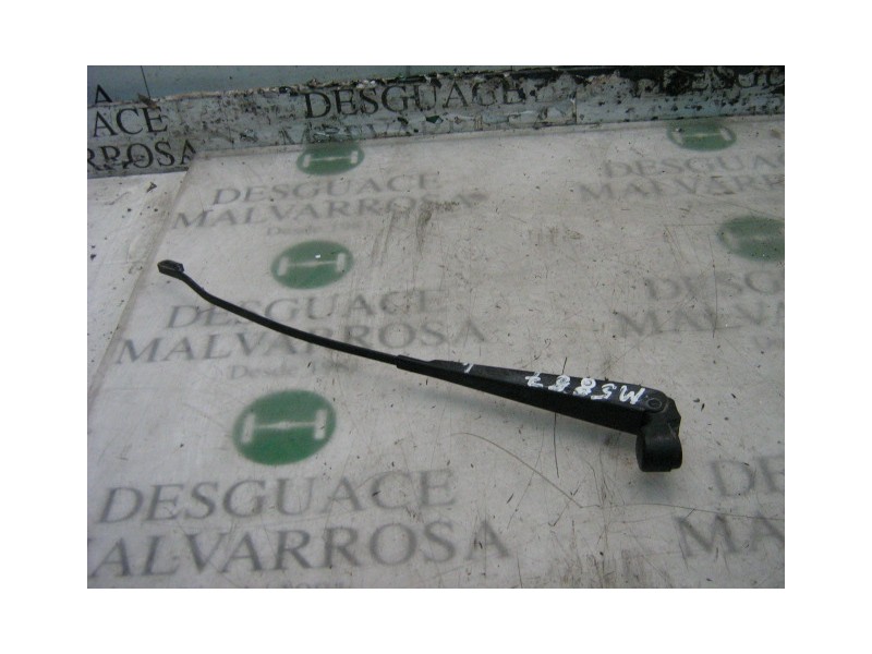 Recambio de brazo limpia delantero izquierdo para ford fiesta berl./courier 1.3 cat referencia OEM IAM   