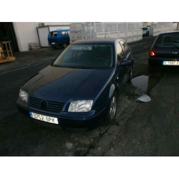 VOLKSWAGEN BORA BERLINA (1J2)