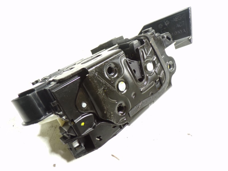 Recambio de cerradura puerta trasera derecha para skoda yeti 1.2 tsi referencia OEM IAM 5K4839016Q 5E0839016A 