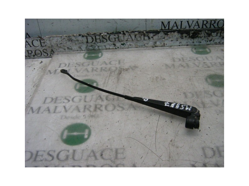 Recambio de brazo limpia delantero derecho para ford fiesta berl./courier 1.3 cat referencia OEM IAM   