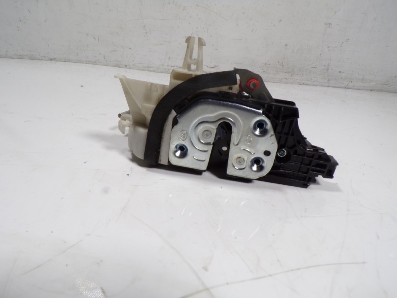 Recambio de cerradura puerta delantera derecha para hyundai santa fe essence 2wd referencia OEM IAM 81320S1020 81320S1020 