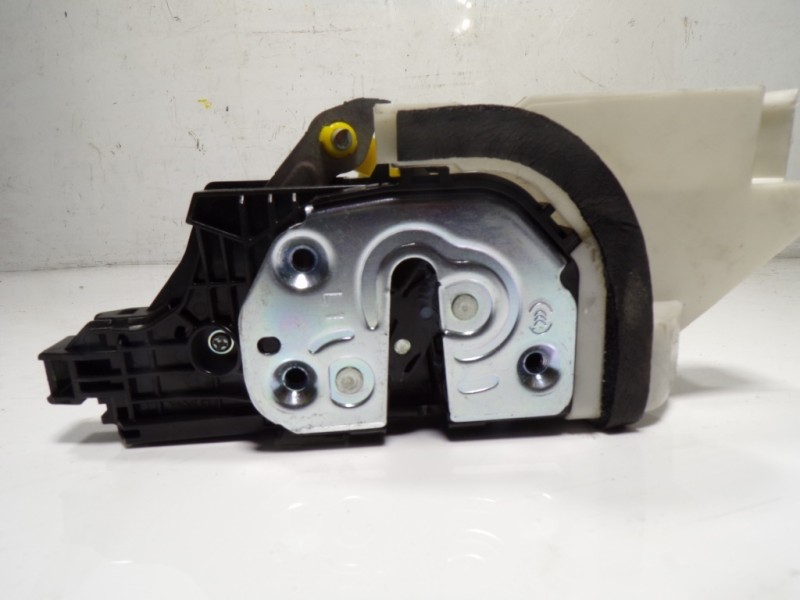 Recambio de cerradura puerta trasera izquierda para hyundai santa fe essence 2wd referencia OEM IAM 81410S1020 81410S1020 