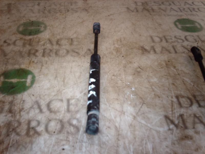 Recambio de amortiguadores maletero / porton para audi a4 berlina (b5) 2.6 referencia OEM IAM 8D5827552F  