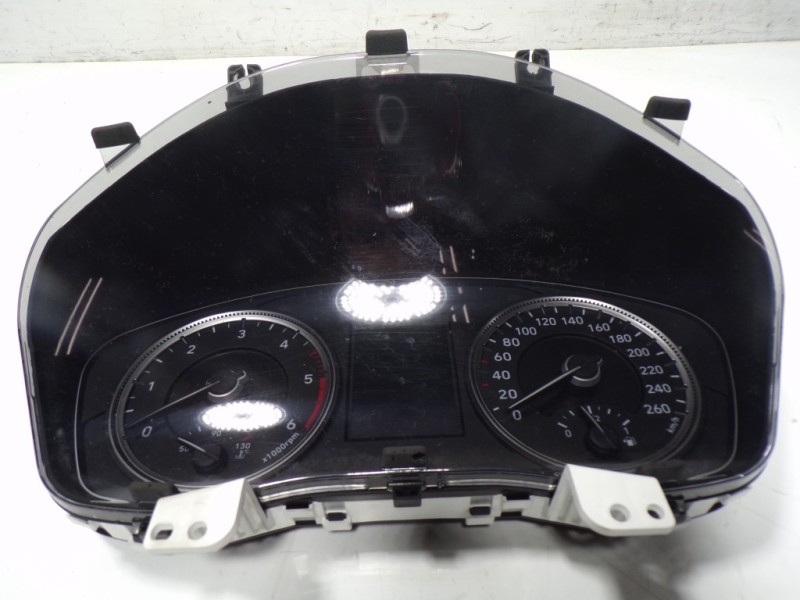 Recambio de cuadro instrumentos para hyundai santa fe essence 2wd referencia OEM IAM 94023S1770 94023S1770 1164202920