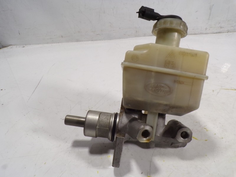 Recambio de bomba freno para land rover range rover sport v8 td hse referencia OEM IAM SJJ500030  