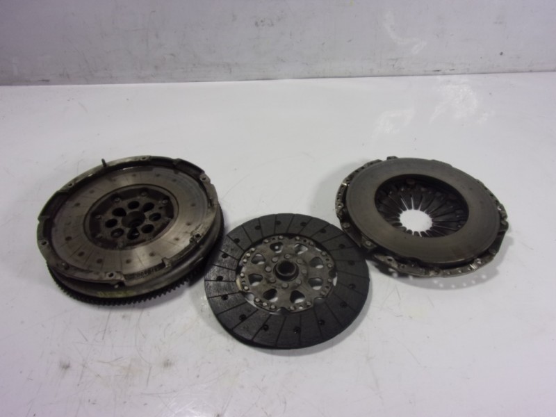 Recambio de kit embrague para hyundai santa fe essence 2wd referencia OEM IAM 412003B400  