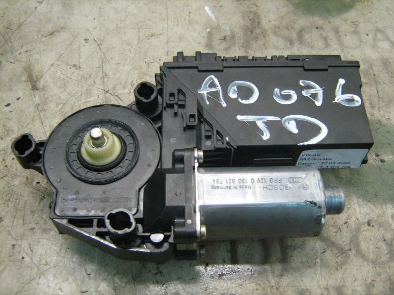 Recambio de motor elevalunas trasero derecho para volkswagen touareg (7la) v6 referencia OEM IAM 7L0959704D0LN 0130821764 013082
