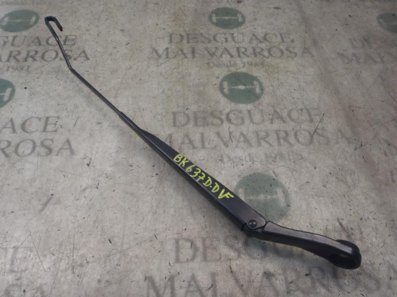 Recambio de brazo limpia delantero derecho para nissan micra (k12e) acenta referencia OEM IAM   
