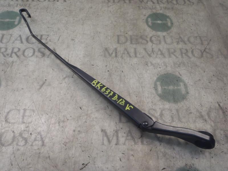 Recambio de brazo limpia delantero izquierdo para nissan micra (k12e) acenta referencia OEM IAM   