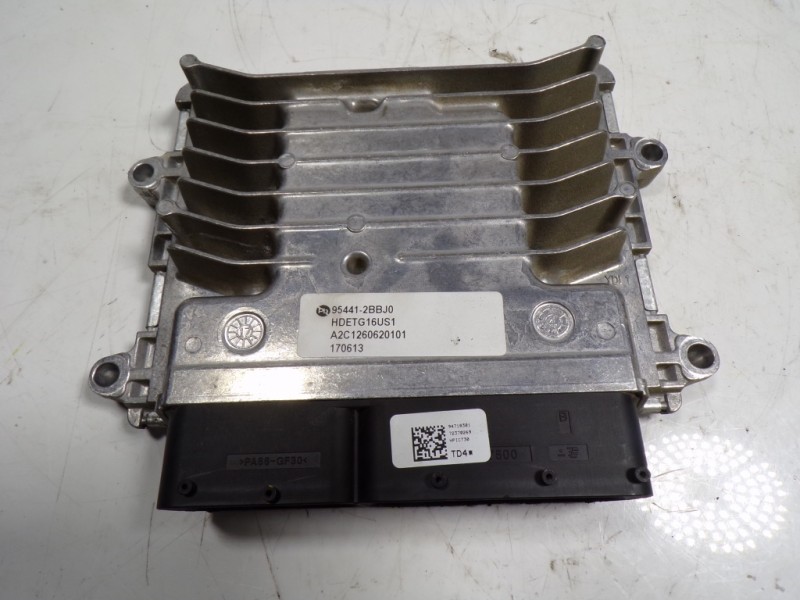 Recambio de centralita motor uce para kia niro concept referencia OEM IAM 954412BBD0 954412BBJ0 A2C1260620101