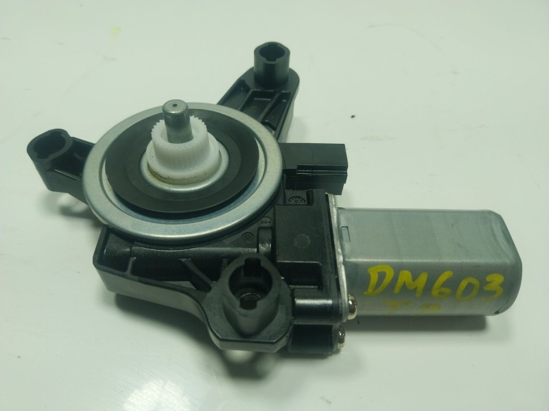 Recambio de motor elevalunas trasero derecho para mercedes-benz clase a berlina (bm 177) referencia OEM IAM A0009060908 A0009060