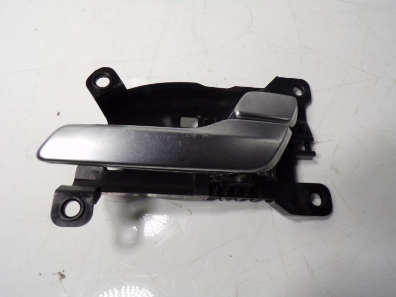 Recambio de maneta interior trasera derecha para hyundai santa fe essence 2wd referencia OEM IAM 82620S1000VCS  